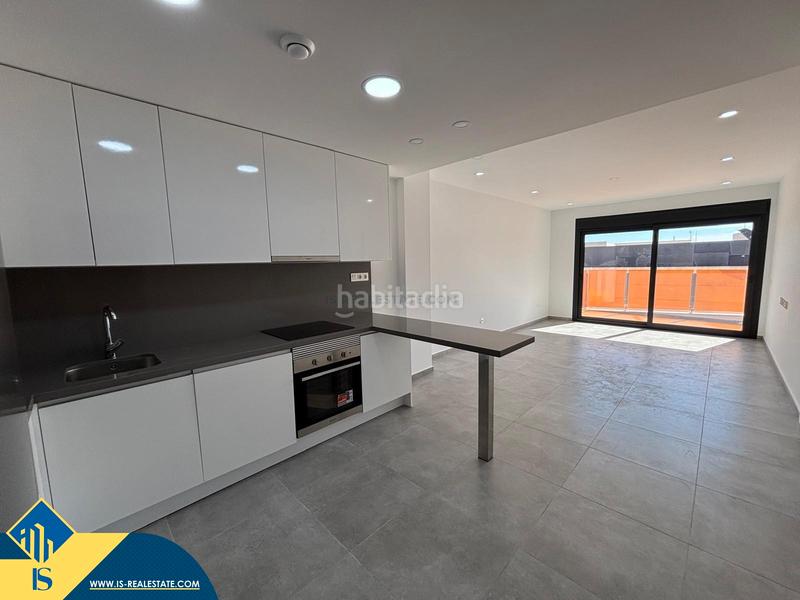 Foto 1eff16d2-459f-47f3-b42f-10fc7dbc4e93. Etagenwohnung mit pool in Las Piscinas Naturales Torrevieja