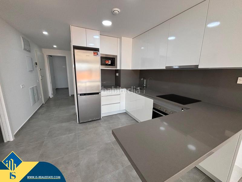 Foto 3c71f667-ee74-44b6-8f77-960bfba928f3. Etagenwohnung mit pool in Las Piscinas Naturales Torrevieja