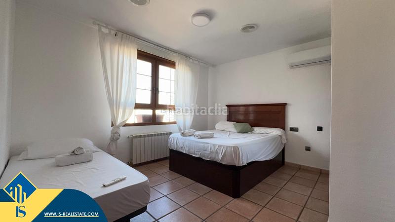 Foto 0c1d1699-3ef7-4bae-b5fe-ee6ab33fefd6. Xalet amb aparcament a Aguas Nuevas Torrevieja