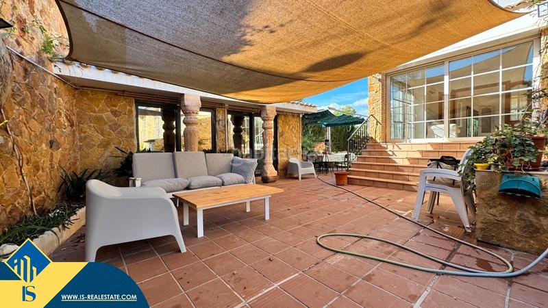 Foto a26dcfd5-c006-4e6f-9826-46598ad7d976. Xalet amb aparcament a Aguas Nuevas Torrevieja