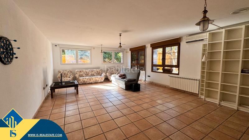 Foto f11a97ee-21c4-4116-ab65-3f734475c283. Xalet amb aparcament a Aguas Nuevas Torrevieja