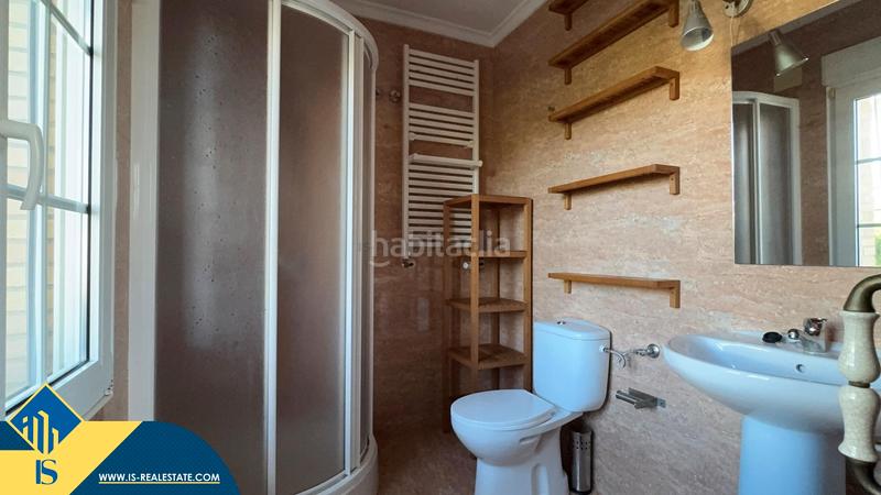 Foto f95df2a4-7c9c-4329-a12e-a95adfac7a23. Xalet amb aparcament a Aguas Nuevas Torrevieja