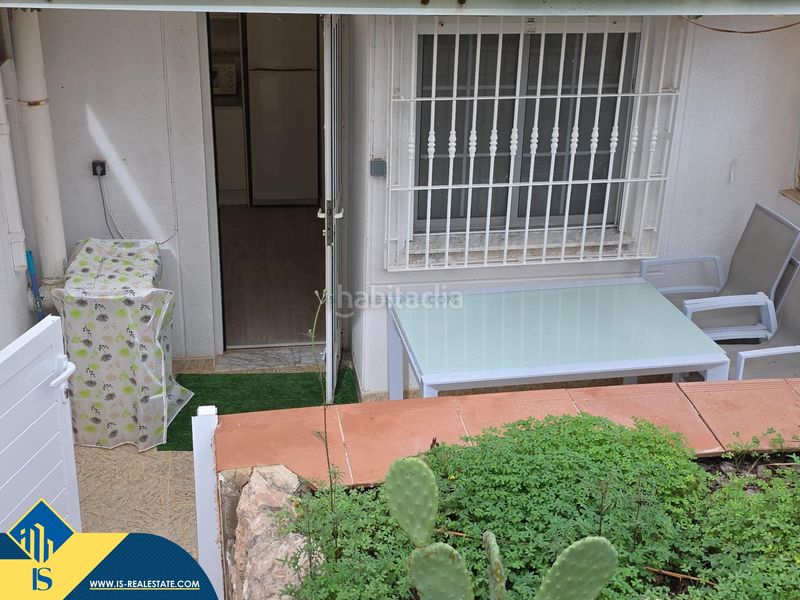 Foto 1140ea12-d4ba-4bf9-b960-b5e54d5b7251. Casa amb aparcament a Cabo Cervera Torrevieja