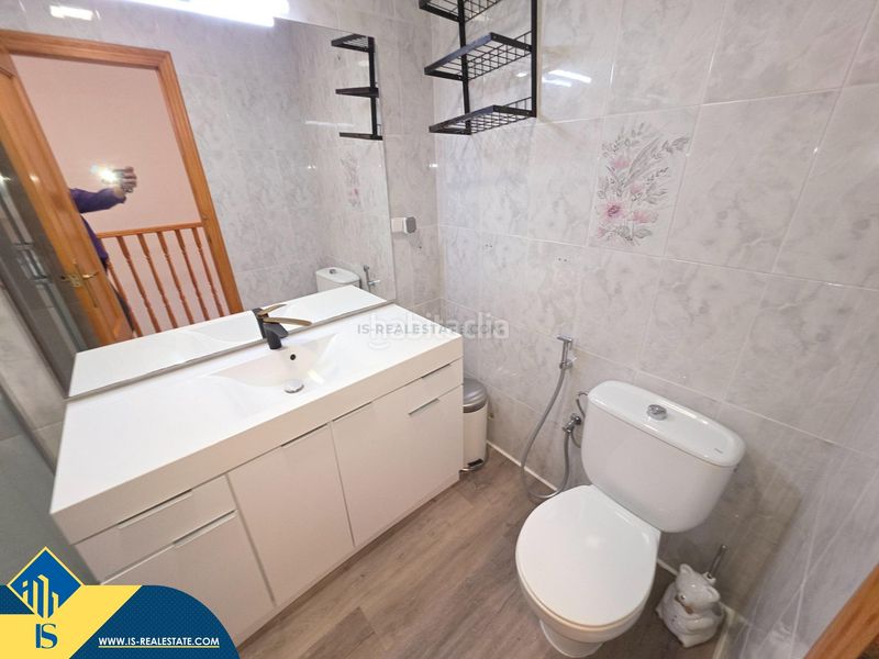 Foto ca890034-d245-49f1-a54f-95aaa4d4346c. Casa amb aparcament a Cabo Cervera Torrevieja