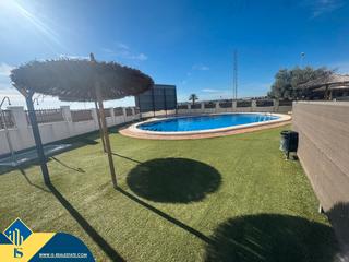 Haus in Rojales. Villa con piscina comunitaria, en la provincia de alicante, en r