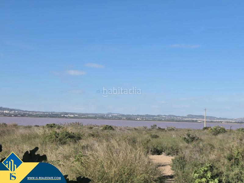 Foto 7569fd3e-29e2-4a03-ae38-7b8fcb77d7df. Casa bungalow con terraza, en la provincia de alicante, en la ciudad , en el barrio de torreta. 1 habitación | 47 m² | 4 k en Torrevieja