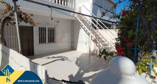 Maison à Zona Carrefour - Urbanizaciones. Casa dúplex junto al mar, en la provincia de alicante, en la loc