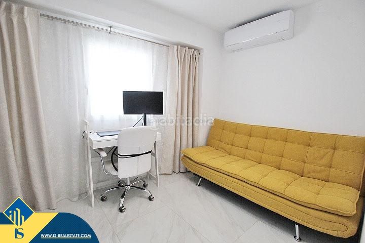 Foto 02c92398-d523-434d-851b-44969abc0856. Piso apartamento renovado con terraza, en la provincia de alicante, en la ciudad , en la zona de playa del cura. 2 habitac en Torrevieja