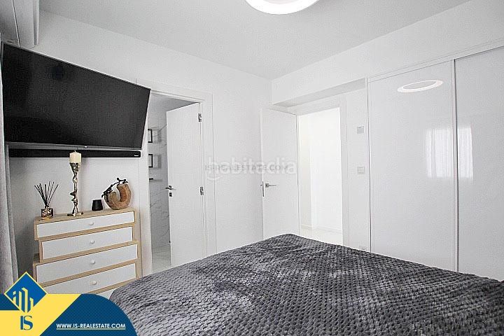 Foto 06020d9e-50cb-4128-ad7f-b1facfc55507. Piso apartamento renovado con terraza, en la provincia de alicante, en la ciudad , en la zona de playa del cura. 2 habitac en Torrevieja