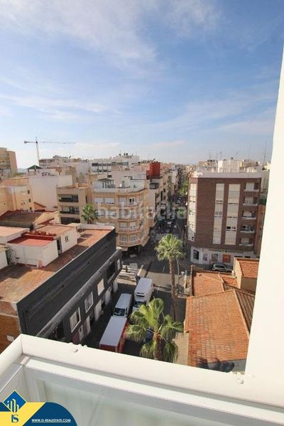 Foto 39012f49-50c9-43b5-999e-8a18f19489e8. Piso apartamento renovado con terraza, en la provincia de alicante, en la ciudad , en la zona de playa del cura. 2 habitac en Torrevieja