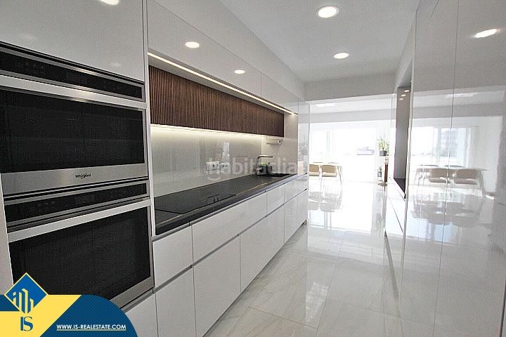 Foto 4dd6c090-a17e-494a-b5dd-dbb374bcce91. Piso apartamento renovado con terraza, en la provincia de alicante, en la ciudad , en la zona de playa del cura. 2 habitac en Torrevieja