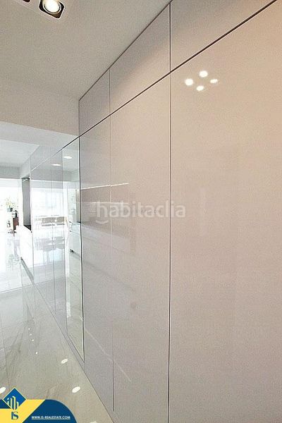 Foto 6409b9cf-918f-4e31-964d-71758734b886. Piso apartamento renovado con terraza, en la provincia de alicante, en la ciudad , en la zona de playa del cura. 2 habitac en Torrevieja