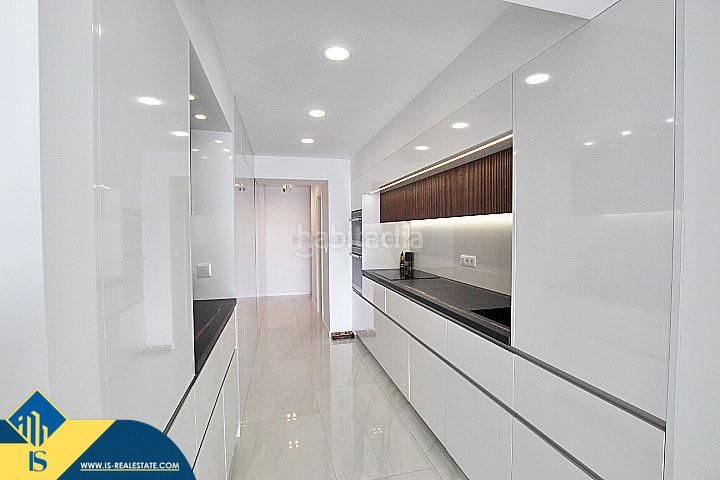 Foto 78c9168d-c691-4f4d-baed-dbbe797daeae. Piso apartamento renovado con terraza, en la provincia de alicante, en la ciudad , en la zona de playa del cura. 2 habitac en Torrevieja