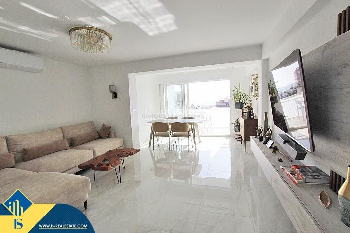Foto ca031e9a-8766-4021-a232-60a84752bcda. Piso apartamento renovado con terraza, en la provincia de alicante, en la ciudad , en la zona de playa del cura. 2 habitac en Torrevieja