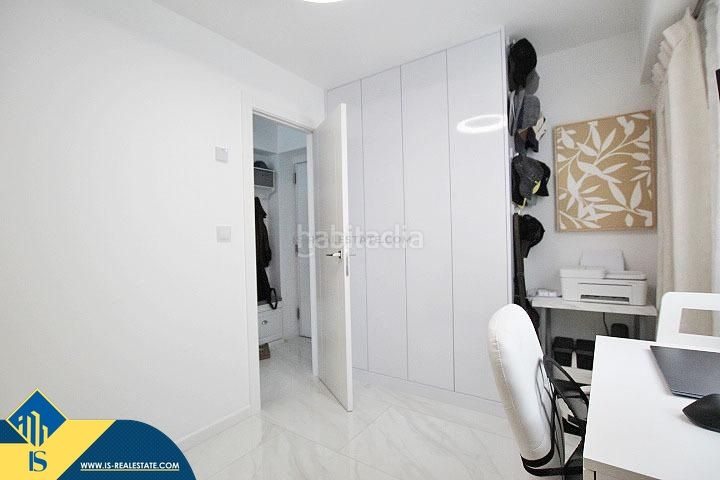 Foto d578414e-4fd6-497e-8f24-be98aaccd5bd. Piso apartamento renovado con terraza, en la provincia de alicante, en la ciudad , en la zona de playa del cura. 2 habitac en Torrevieja