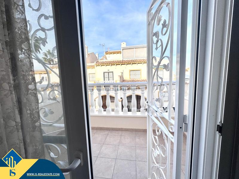 Foto a569510c-d105-44ba-b533-14d9b5ac9269. Maison avec piscine dans Playa Flamenca Orihuela