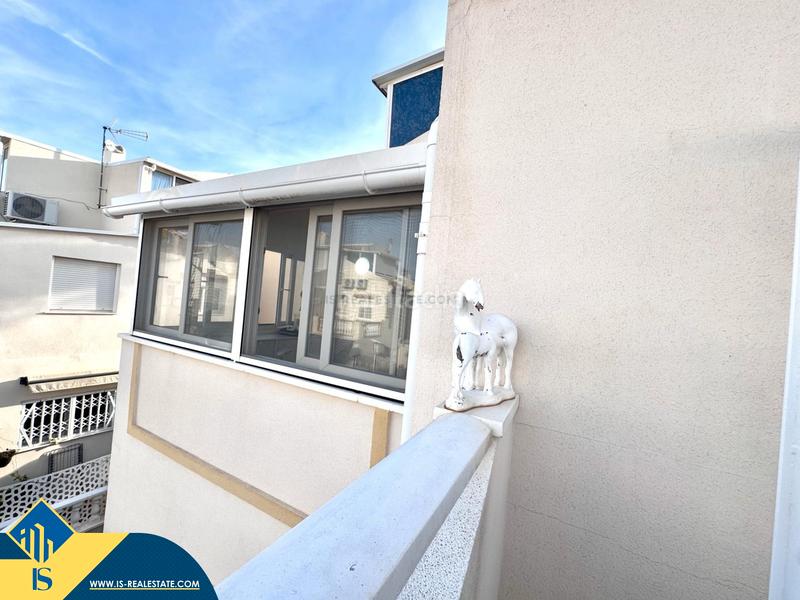 Foto f4dcd30d-8e75-461d-8744-934cf274a639. Maison avec piscine dans Playa Flamenca Orihuela