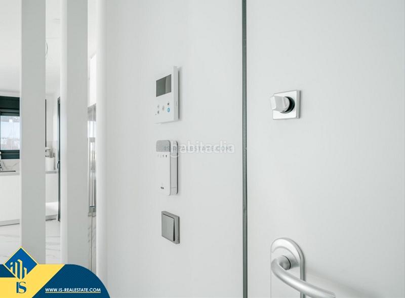 Foto e9991fc6-1422-4c41-b322-3ec617102c71. Appartamento con parcheggio piscina in Playa Poniente Benidorm