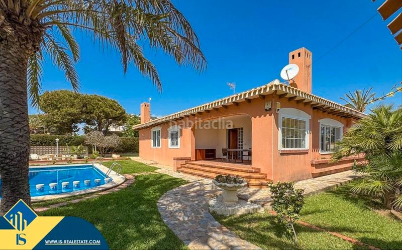 Foto c2a1438f-5e6f-4f76-b17c-92b58b5a3845. Flat with parking pool in Cabo Roig Orihuela