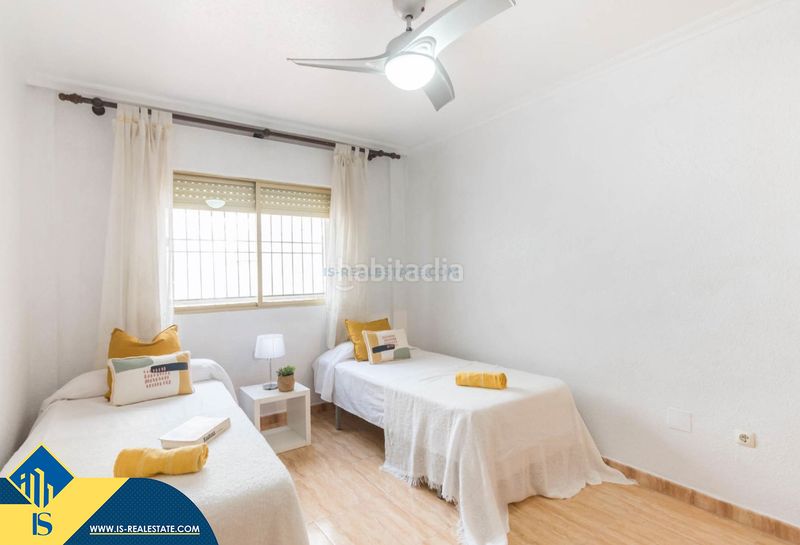 Foto 201ffcc4-100b-450d-a457-00ad8516b196. Apartamento  con terraza, en la provincia de alicante, en la ciudad de orihuela costa. 3 habitaciones | 115 m² | 400 metros del mar en San Pedro del Pinatar