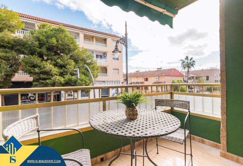 Foto 8efed7f6-22cd-475e-9cec-582a948f01bf. Apartamento  con terraza, en la provincia de alicante, en la ciudad de orihuela costa. 3 habitaciones | 115 m² | 400 metros del mar en San Pedro del Pinatar