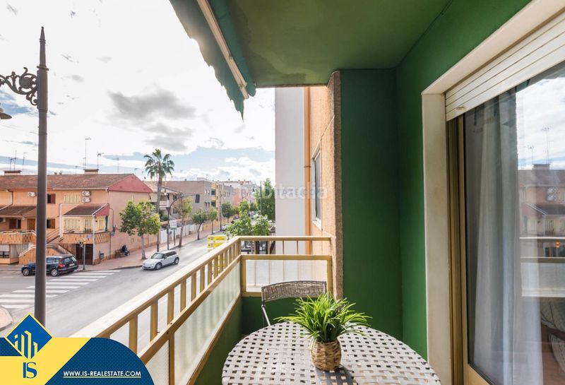 Foto c19b215a-9b3e-4e21-8a80-684fa7ca96ae. Apartamento  con terraza, en la provincia de alicante, en la ciudad de orihuela costa. 3 habitaciones | 115 m² | 400 metros del mar en San Pedro del Pinatar