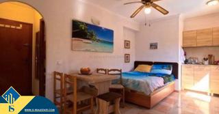 Estudio en Nueva Torrevieja. Estudio con piscina comunitaria, en la provincia de alicante, en