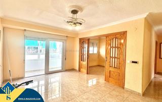 Apartament a Las Piscinas Naturales. Apartamento con terraza, en la provincia de alicante, en la ciud