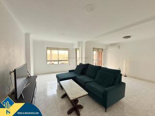 Appartamento in Centro - Muelle Pesquero. Apartamento con terraza, en la provincia de alicante, en la ciud