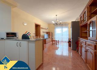 Apartamento en Zona Playa de los Locos. Apartamento con terraza, en la provincia de alicante, en la ciud