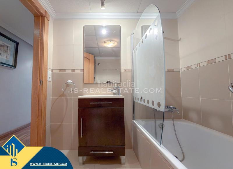 Foto 2bff5550-2434-49b2-952b-2a9ebbad8cd4. Apartament amb calefacció a Centro - Muelle Pesquero Torrevieja