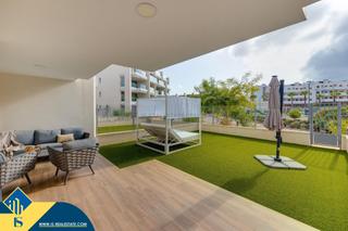 Flat in Villamartín-Las Filipinas. Villa con terraza, en la provincia de alicante, en la ciudad de