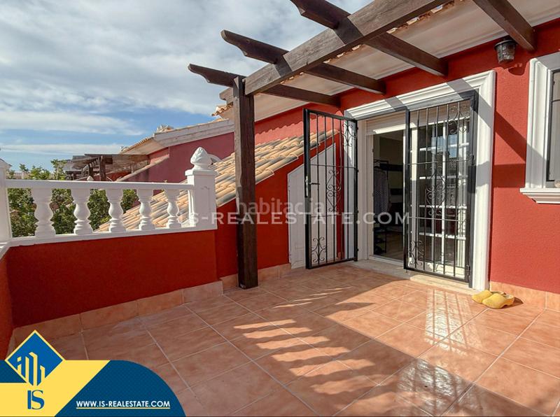 Foto 2ba9f7ee-2983-4148-b7fb-066f460dfe1a. Chalet con parcheggio piscina in Los Almendros Orihuela