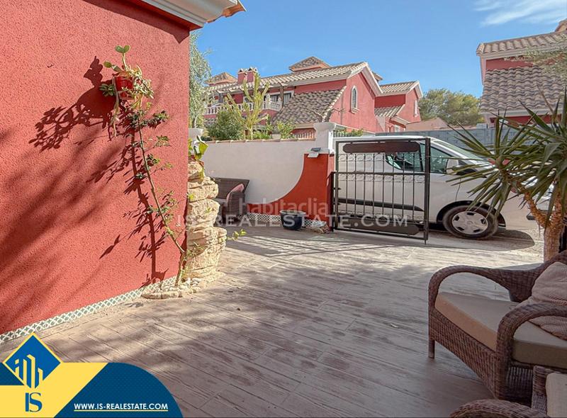 Foto 2de96db4-3615-4e69-89bc-78eb325da72f. Chalet con parcheggio piscina in Los Almendros Orihuela