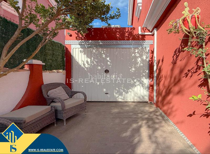 Foto 508bd2e6-bc1d-4e34-aa12-dc165bdc57a6. Chalet con parcheggio piscina in Los Almendros Orihuela