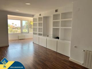 Piso en Cabo de las Huertas. Apartamentos renovados con piscina comunitaria, en la provincia