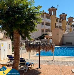 Appartamento in Cabo Roig. Apartamentos con piscina comunitaria, en la provincia de alicant