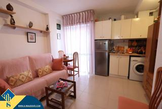 Apartamento en Las Piscinas Naturales. Apartamento con terraza, en la provincia de alicante, en la ciud