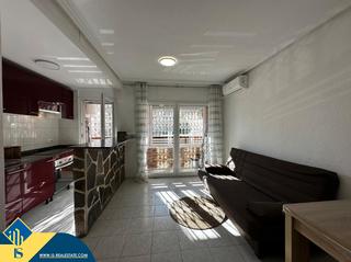 Apartamento en Centro - Muelle Pesquero. Apartamento reformado con piscina comunitaria, en la provincia d