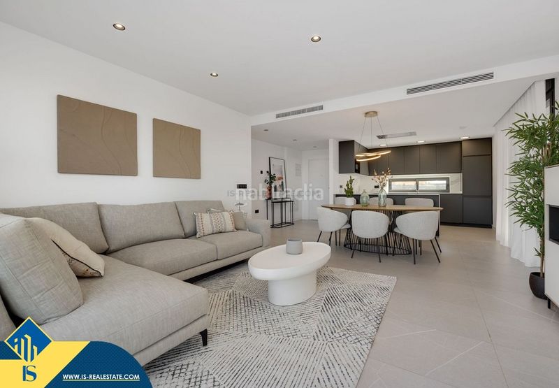 Foto 4a3b1b85-b689-4941-b716-97aee0a0f570. Casa amb piscina a Parque Acuático - Sector 25 Torrevieja