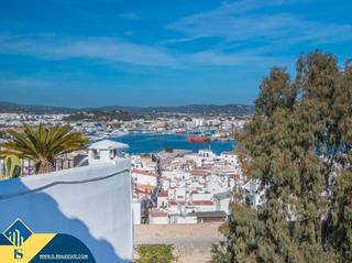 Àtic a Dalt Vila-La Marina. Atico con vistas al mar, islas baleares, ibiza. 2 habitaciones |
