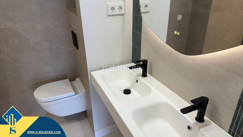 Foto 3d38081a-64a0-4fb7-addf-1656959b3eff. Piso apartamento reformado con terraza, en la provincia , en la ciudad . 3 habitaciones | 77 m² | a 600 metros de en Alicante