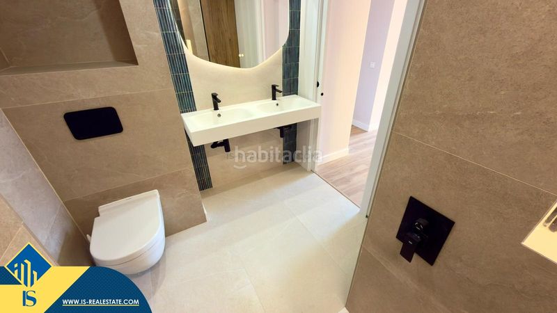 Foto 42634811-901b-498f-93fb-e47402ca2950. Piso apartamento reformado con terraza, en la provincia , en la ciudad . 3 habitaciones | 77 m² | a 600 metros de en Alicante