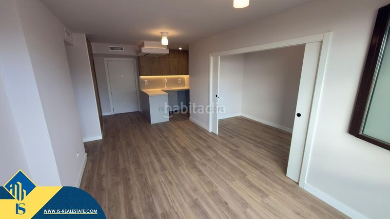 Foto 4a0aca78-1a25-4e87-b38f-c404ae943230. Piso apartamento reformado con terraza, en la provincia , en la ciudad . 3 habitaciones | 77 m² | a 600 metros de en Alicante