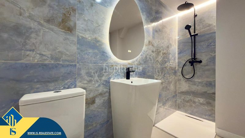 Foto 609d6b35-02df-4f6d-b01a-cf837bfdce38. Piso apartamento reformado con terraza, en la provincia , en la ciudad . 3 habitaciones | 77 m² | a 600 metros de en Alicante