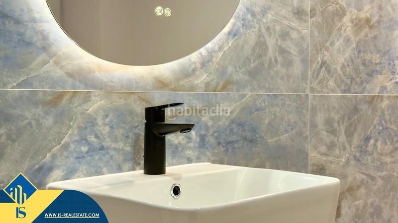 Foto 79947a8f-c01e-462c-ad15-b44db5c46647. Piso apartamento reformado con terraza, en la provincia , en la ciudad . 3 habitaciones | 77 m² | a 600 metros de en Alicante