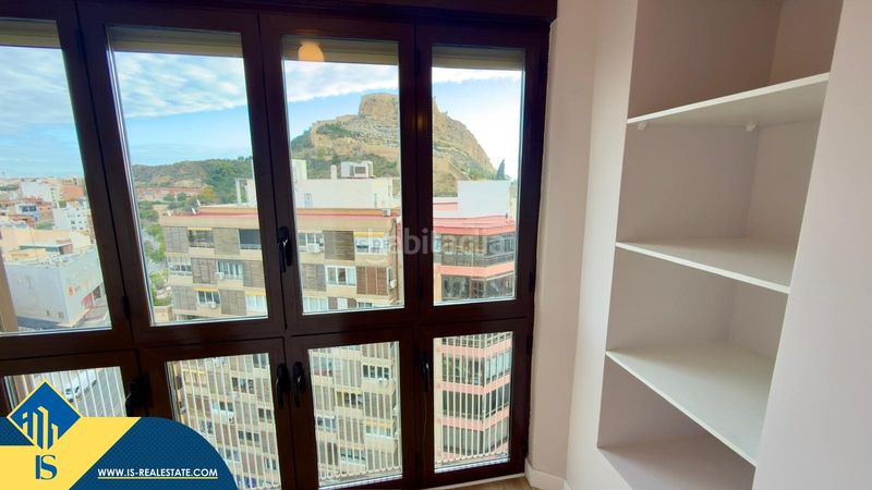 Foto aa840c8b-debd-435e-bf87-32555e8c27d3. Piso apartamento reformado con terraza, en la provincia , en la ciudad . 3 habitaciones | 77 m² | a 600 metros de en Alicante