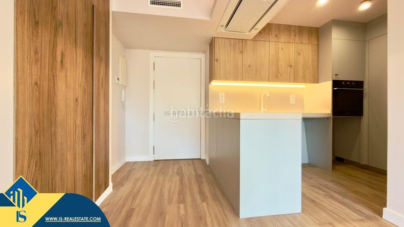 Foto d4044fc0-8557-40bd-ad59-60f20710430a. Piso apartamento reformado con terraza, en la provincia , en la ciudad . 3 habitaciones | 77 m² | a 600 metros de en Alicante