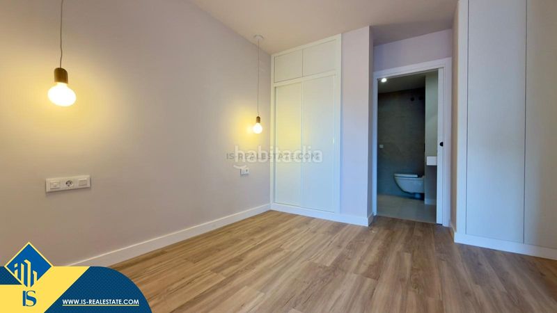 Foto e18287bd-d813-4e14-a32e-216c83deca53. Piso apartamento reformado con terraza, en la provincia , en la ciudad . 3 habitaciones | 77 m² | a 600 metros de en Alicante