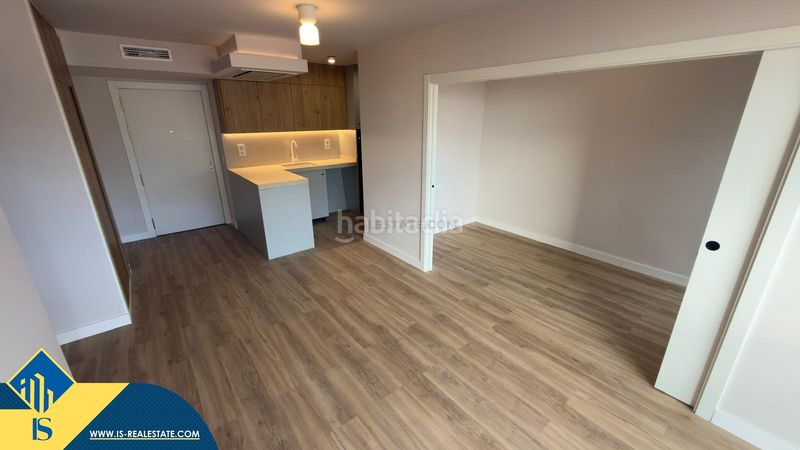 Foto e7ec9da0-5684-45f6-9366-4f8974a1b583. Piso apartamento reformado con terraza, en la provincia , en la ciudad . 3 habitaciones | 77 m² | a 600 metros de en Alicante